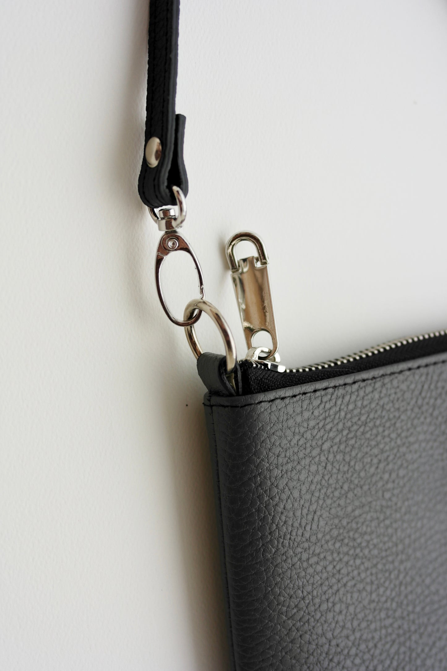 Bolsa Pouchette gris