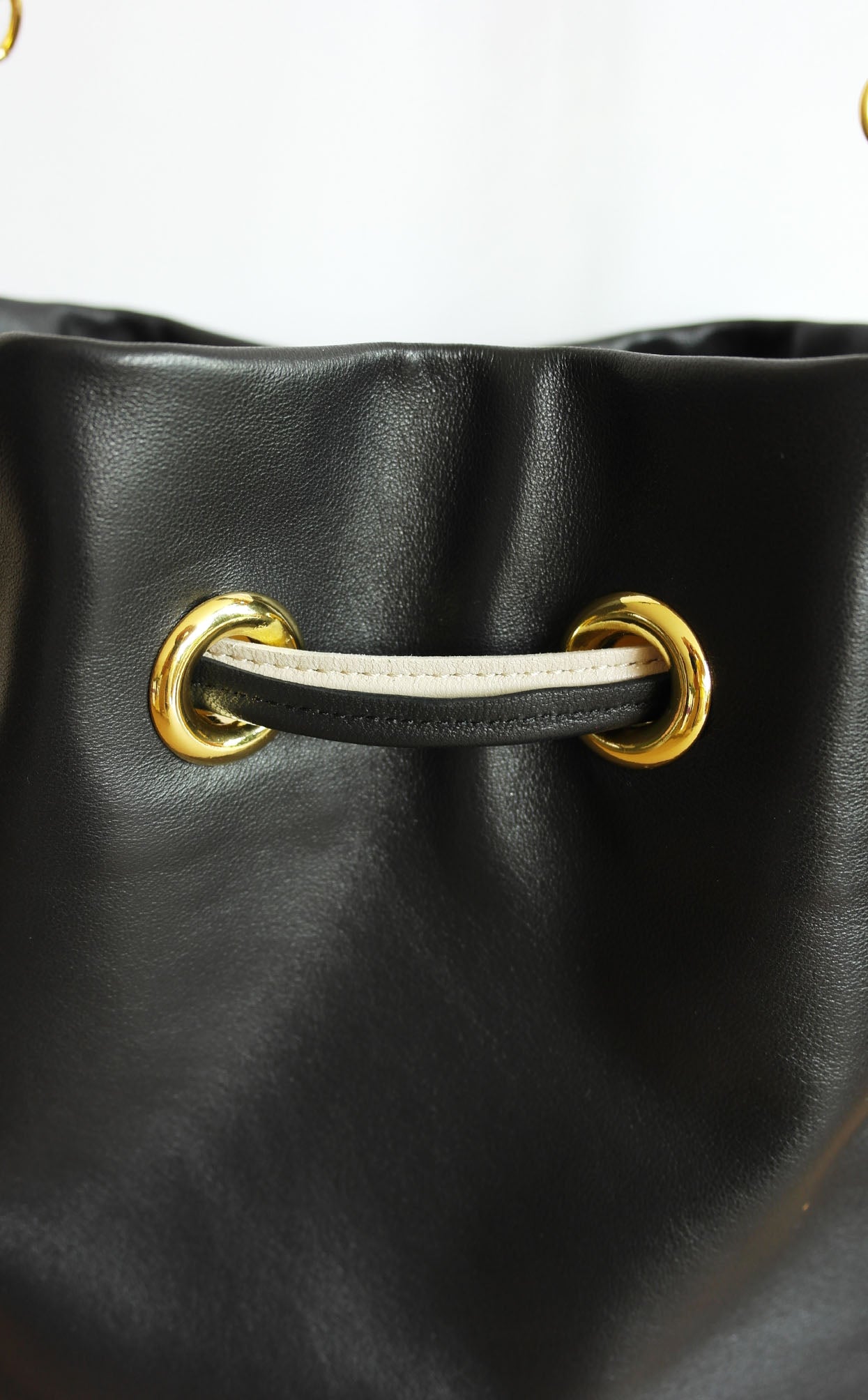 Bombón negro con cadena chunky