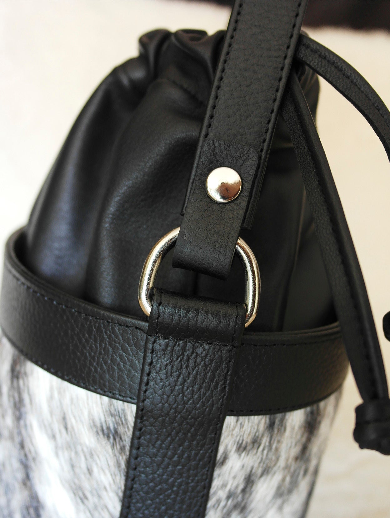 Bolsa Canasta con pelo bicolor